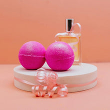 Load image into Gallery viewer, Belle Classic Bath Bomb
