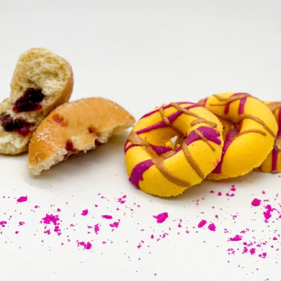 Rhubarb & Custard Donut Bath Bomb
