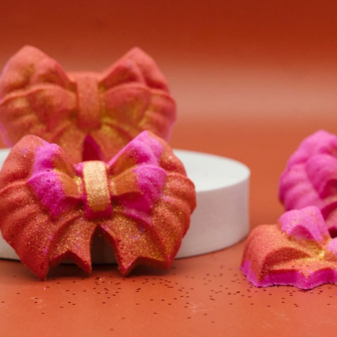 Bella the Bow Bath Bomb