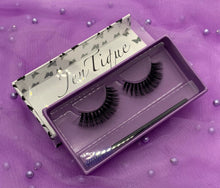 Load image into Gallery viewer, Swagger Eyelashes
