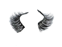 Load image into Gallery viewer, Darlin Eyelashes
