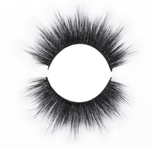 Load image into Gallery viewer, Vienna Eyelashes
