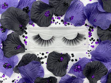 Load image into Gallery viewer, Boss Babe Eyelashes

