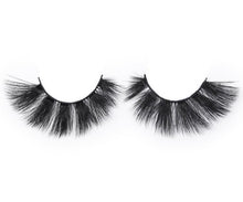 Load image into Gallery viewer, Showgirl Eyelashes
