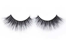 Load image into Gallery viewer, Vegas Baby Eyelashes
