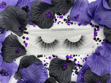 Load image into Gallery viewer, LA Girl Eyelashes
