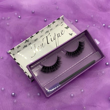 Load image into Gallery viewer, Snob Eyelashes

