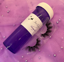 Load image into Gallery viewer, Showgirl Eyelashes
